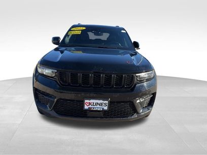 Used 2023 Jeep Grand Cherokee Altitude