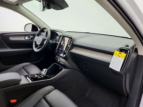 New 2026 Volvo XC40 B5 Plus w/ Protection Package Premier AWD/4WD image 17