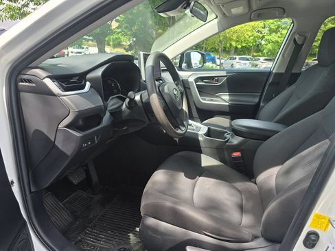 Certified 2023 Toyota RAV4 LE AWD/4WD image 16