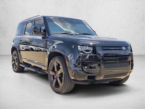 Certified 2026 Land Rover Defender 110 X-Dynamic SE AWD/4WD image 3