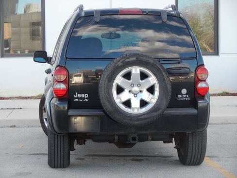 Used 2005 Jeep Liberty Limited image 13