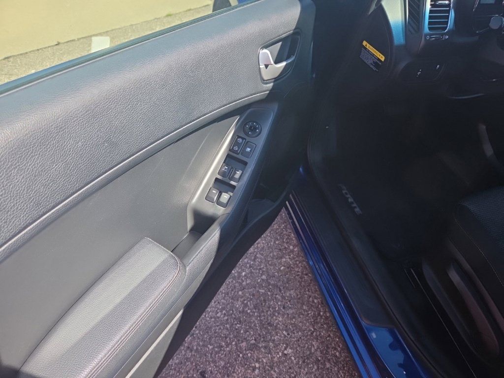 Used 2018 Kia Forte LX w/ LX Rear Camera Package FWD image 8