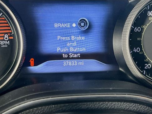 Used 2022 Jeep Cherokee Trailhawk AWD/4WD image 12