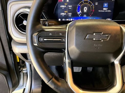 Used 2025 Chevrolet Colorado ZR2 w/ Midnight Edition image 23