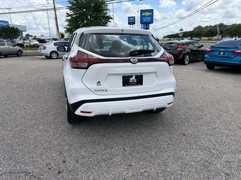 Used 2021 Nissan Kicks S FWD image 29