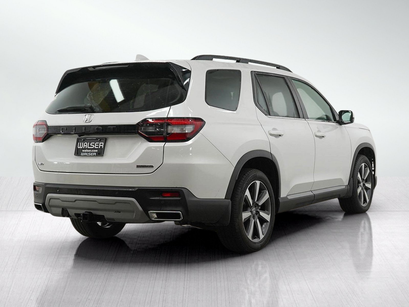 Used 2024 Honda Pilot Touring image 6