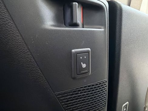 Used 2020 Chrysler Pacifica Limited w/ Advanced Safetytec Group FWD image 40