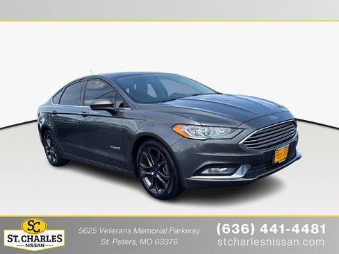 Used 2018 Ford Fusion SE w/ Equipment Group 601A FWD image 1