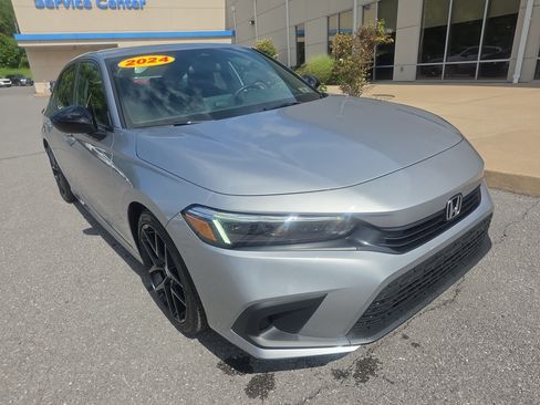 Used 2024 Honda Civic Sport image 3