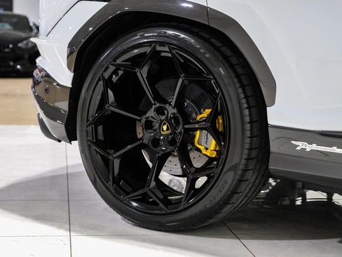 Used 2024 Lamborghini Urus Performante image 92
