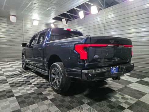 Used 2022 Ford F150 Lightning Lariat image 7