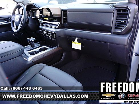 New 2026 GMC Sierra 1500 SLT image 7