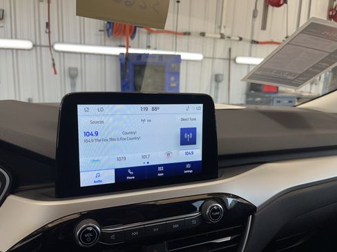 Used 2022 Ford Escape SEL image 10