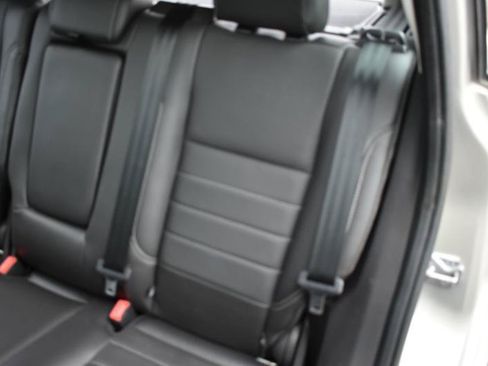 Used 2015 Ford C-MAX Energi SEL w/ Equipment Group 303A FWD image 18