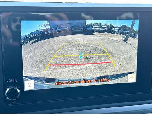 Used 2025 Toyota Tacoma SR5 image 31