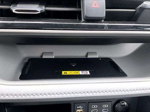 Used 2023 Toyota Highlander XLE AWD/4WD image 34