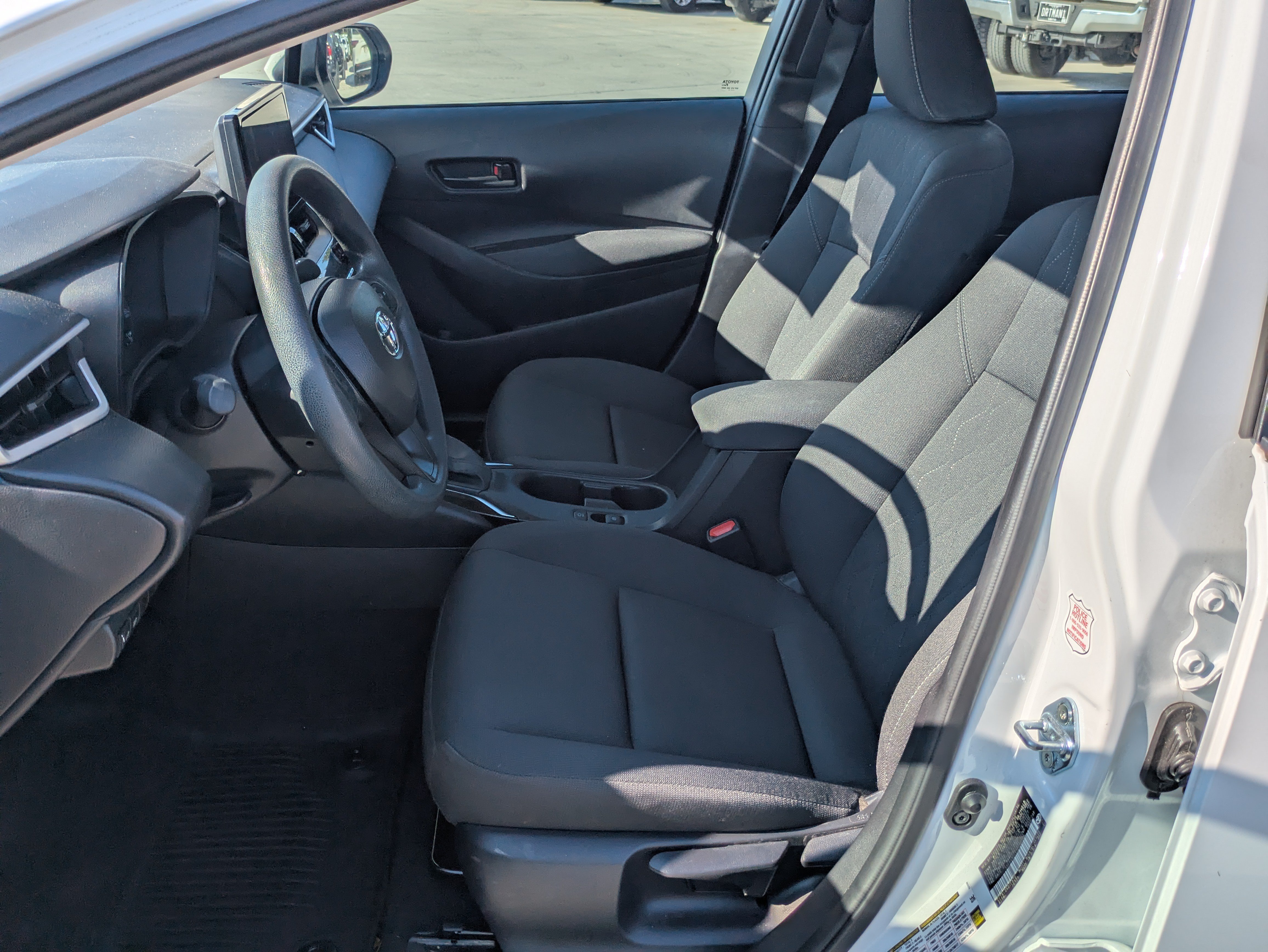 Certified 2025 Toyota Corolla LE FWD image 9