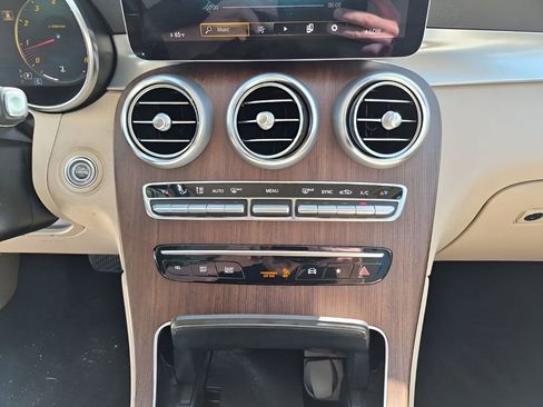 Used 2022 Mercedes-Benz GLC 300 4MATIC w/ Driver Assistance Package image 42