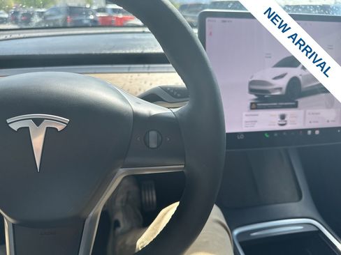 Used 2024 Tesla Model Y Performance image 20