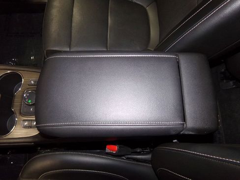 Used 2023 GMC Acadia SLT image 22