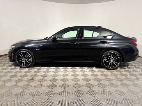 Used 2022 BMW 330e xDrive w/ M Sport Package AWD/4WD image 3