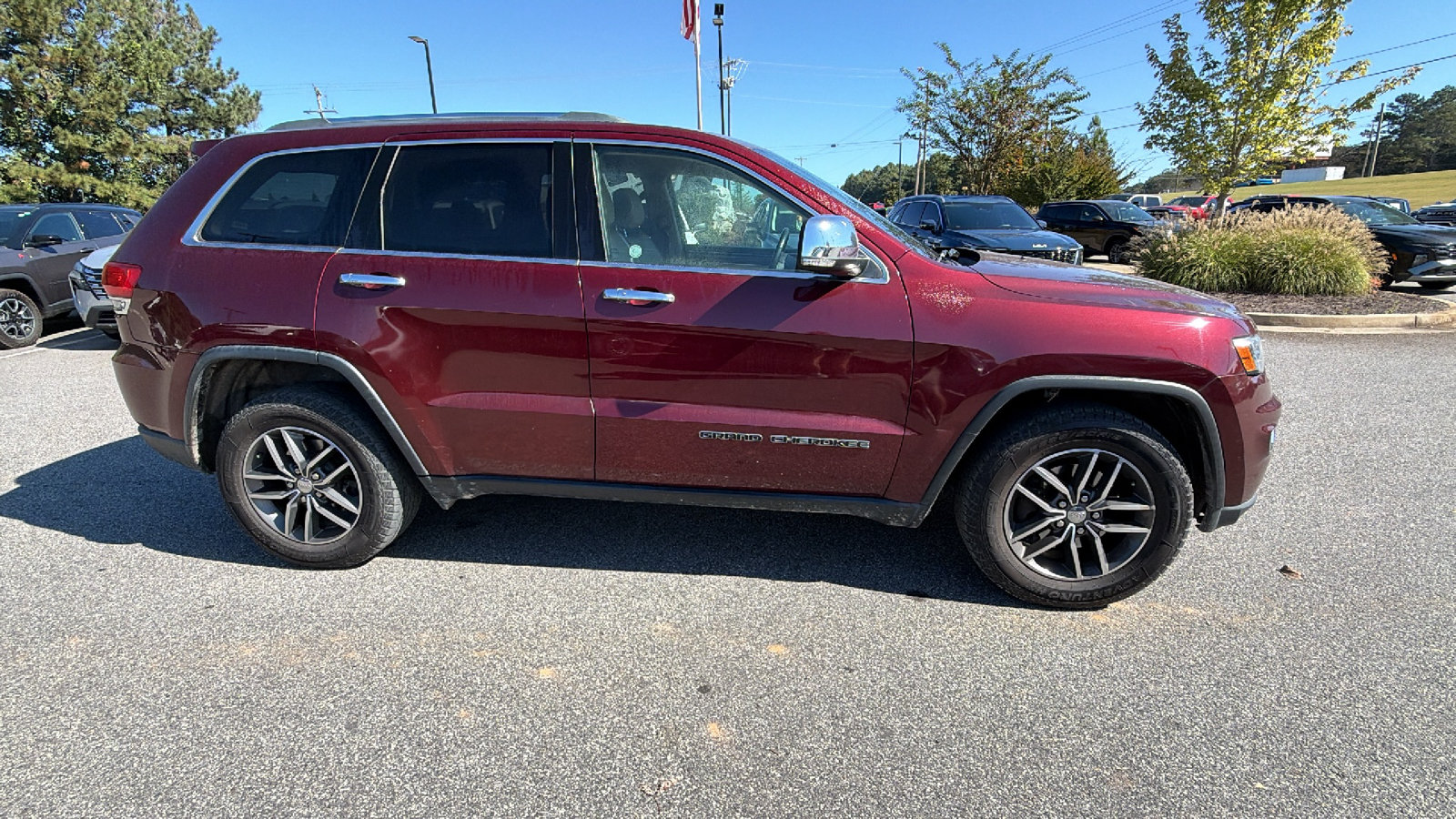 Used 2018 Jeep Grand Cherokee Limited AWD/4WD image 7