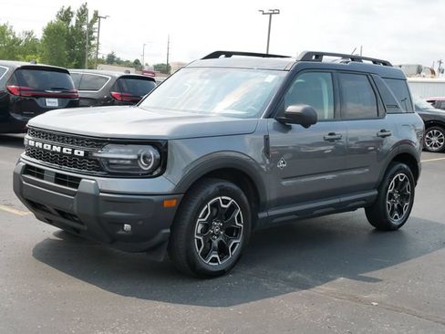Used 2025 Ford Bronco Sport Outer Banks w/ Outer Banks Tech Package+ AWD/4WD image 2