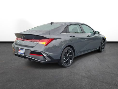 New 2026 Hyundai Elantra SEL Sport w/ Cargo Package FWD image 4