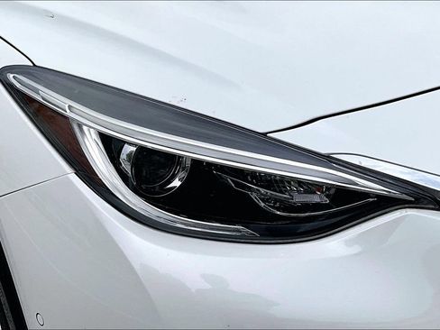 Used 2018 INFINITI QX30 Premium w/ Navigation Package FWD image 40