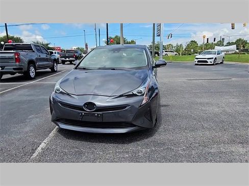 Used 2017 Toyota Prius Three w/ Advanced Technology Package image 19