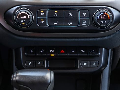 Used 2021 Chevrolet Colorado Z71 w/ Safety Package RWD image 14