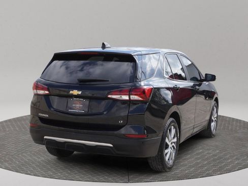 Used 2022 Chevrolet Equinox LT image 2