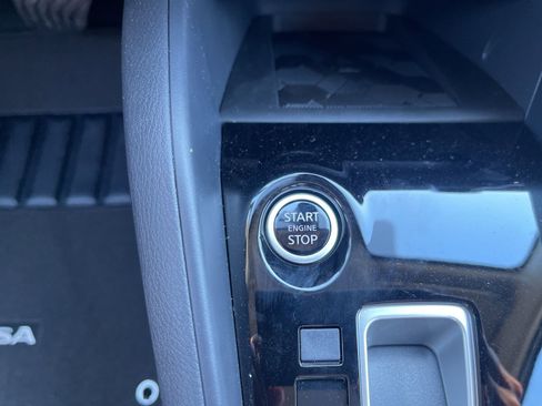 New 2025 Nissan Versa SR image 27