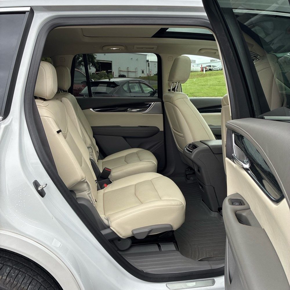 Used 2021 Cadillac XT6 Premium Luxury AWD/4WD image 14
