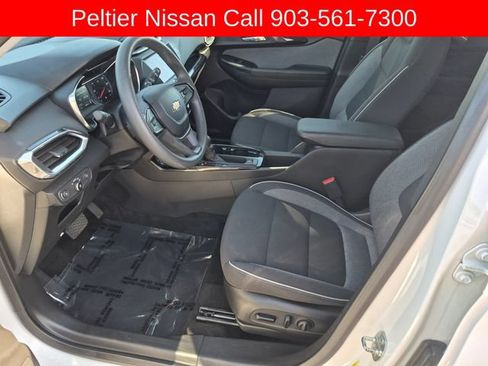 Used 2023 Chevrolet TrailBlazer LT FWD image 17