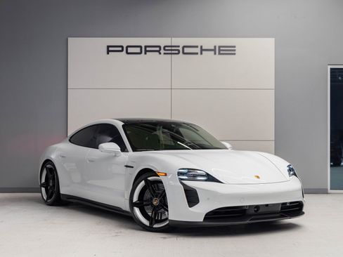 Used 2024 Porsche Taycan GTS image 9