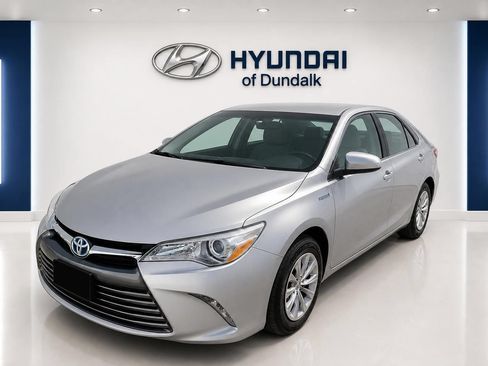 Used 2017 Toyota Camry LE FWD image 3