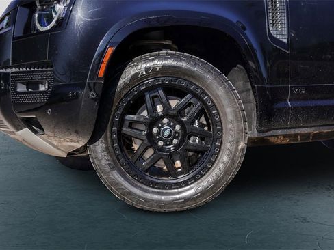 Used 2023 Land Rover Defender 110 V8 image 4