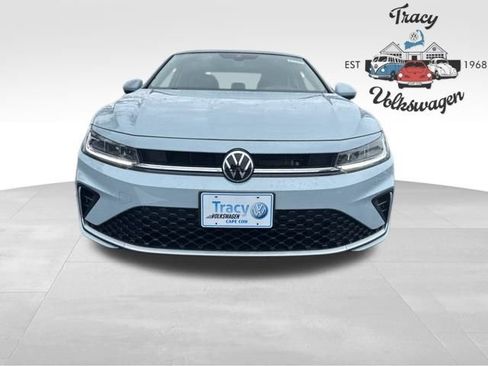 New 2025 Volkswagen Jetta SE image 2