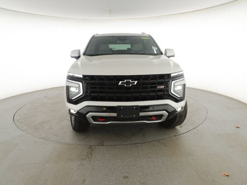 Used 2025 Chevrolet Suburban Z71 w/ Comfort Package image 19