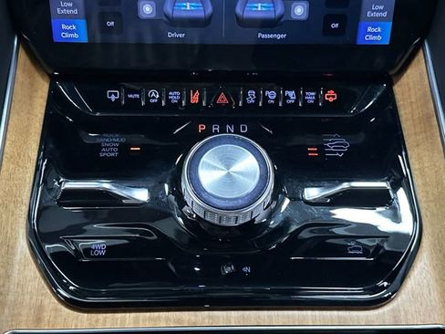 Used 2024 Jeep Grand Wagoneer Series III image 24