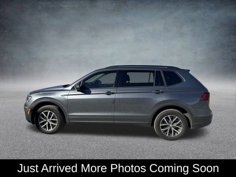 Used 2021 Volkswagen Tiguan S image 2