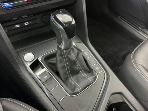 Used 2024 Volkswagen Tiguan SE R-Line image 21