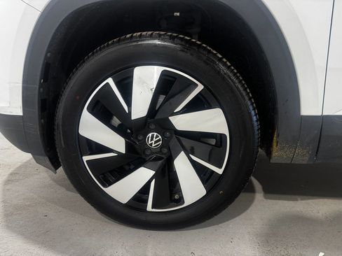 Used 2025 Volkswagen Atlas Cross Sport SE AWD/4WD image 8