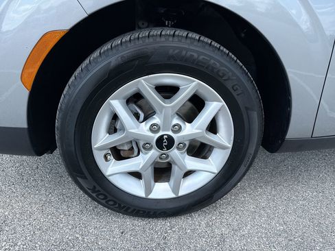 Used 2025 Kia Soul LX w/ LX Technology Package FWD image 18