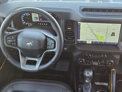 Used 2024 Ford Bronco Badlands image 33