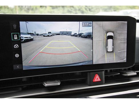 Used 2025 Kia Carnival SX Prestige FWD image 24