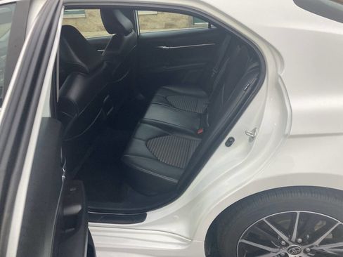 Used 2022 Toyota Camry SE image 19