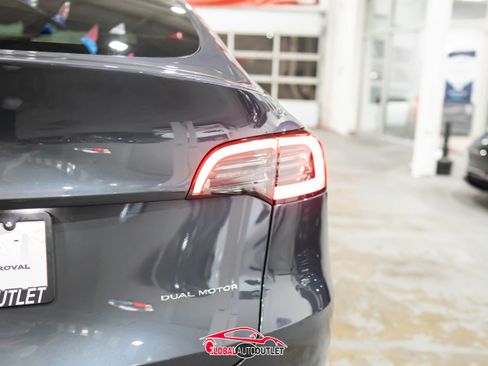 Used 2020 Tesla Model Y Long Range image 41