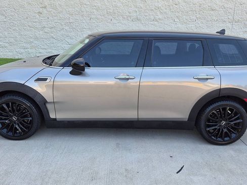 Used 2017 MINI Cooper Clubman FWD image 4